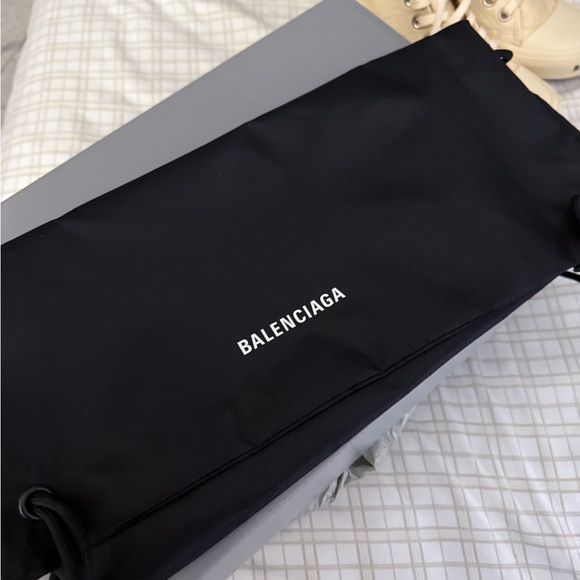 Balenciaga Beige High-Top Sneakers - Picture 5 of 9